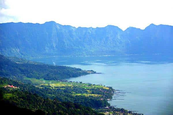Danau Maninjau;  Sumatera Barat