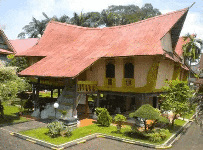 Rumah-Adat-Melayu-Atap-Lontik