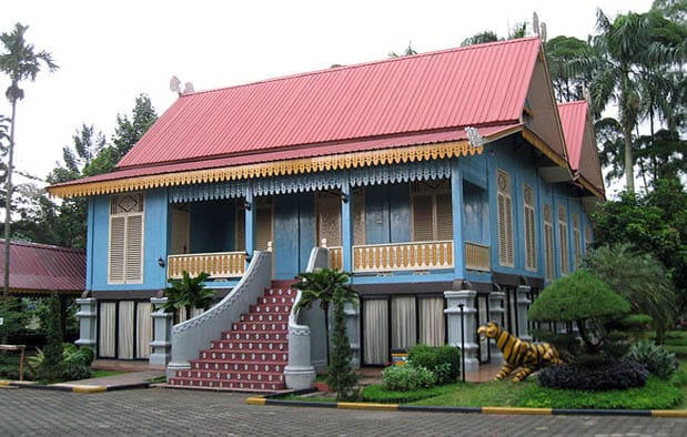 Rumah-Melayu-Bubung-Panjang